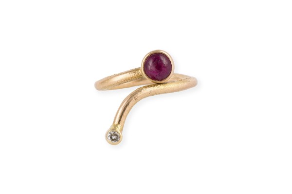 Bild AUSGESFALLENER RUBIN RING