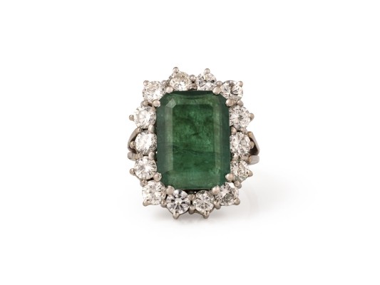 Auction 157<br>SMARAGD COCKTAIL RING