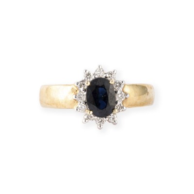 Picture KLASSISCHER SAPHIR ENTOURAGE RING