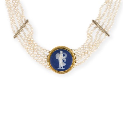 Bild MEHRSTRÄNGIGER PERLEN CHOKER