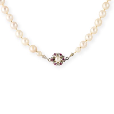 Picture KLASSISCHES PERLEN COLLIER