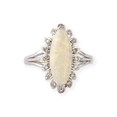 Bild NAVETTEFÖRMIGER OPAL COCKTAIL RING