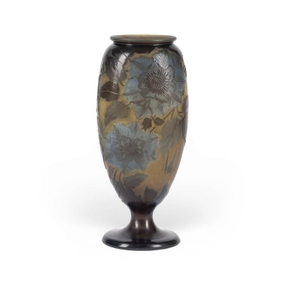 Bild VASE MIT CLEMATIS-DEKOR