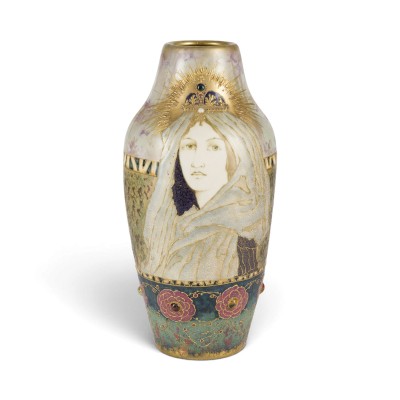 Auction 160<br>PORTRÄTVASE 'FAIRY TALE PRINCESS'