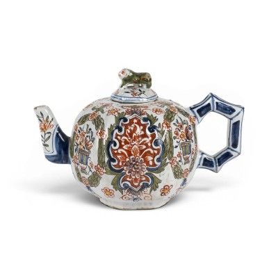Bild TEEKANNE IM KAKIEMON-STIL