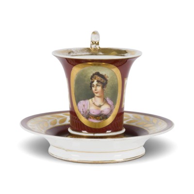 Auktion 160<br>PRUNKTASSE MIT UNTERTASSE-PORTRÄT JOSEPHINE DE BEAUHARNAIS