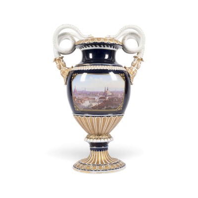 Auktion 160<br>SCHLANGENHENKELVASE MIT DRESDEN-VEDUTE
