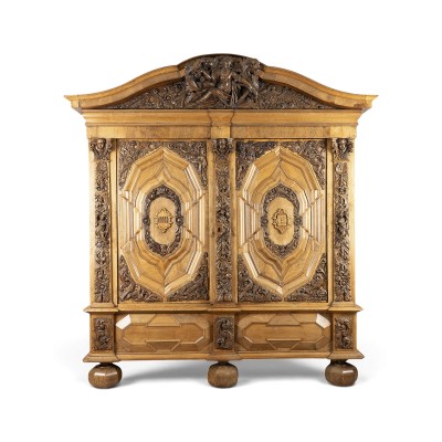 Auction 160<br>MONUMENTALER BAROCK KASSETTENSCHRANK