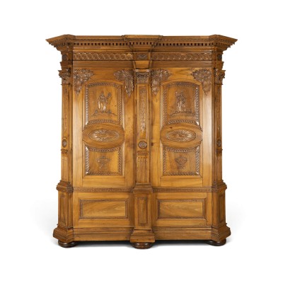 Auction 160<br>LOUIS XVI PRUNKSCHRANK