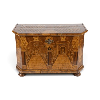 Auction 160<br>SELTENE BAROCKE POST- / REISETRUHE