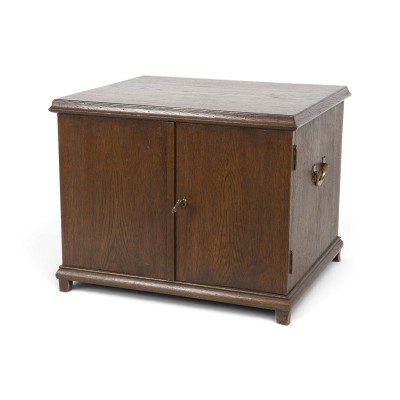 Auction 160<br>BESTECKSCHRANK 'ERNST MENNER'