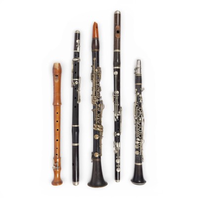 Picture KONVOLUT VON FÜNF HOLZBLASINSTRUMENTEN