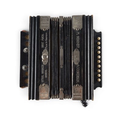 Auktion 160<br>DIATONISCHES KNOPFAKKORDEON (MELODEON) 'M. HOHNER'