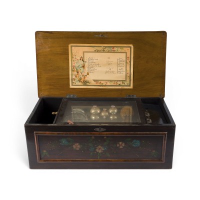 Auktion 160<br>GROSSE ORCHESTRION WALZENSPIELDOSE MIT TROMMEL, GLOCKEN UND KASTAGNETTEN