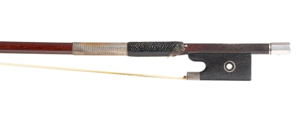 Auction 160<br>KONVOLUT VON VIER VIOLINBÖGEN 'ADOLF GEORG SCHUSTER' UND 'GERHARD WALTER RENZ'