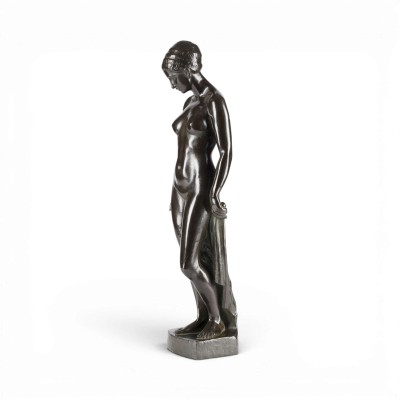 Auction 160<br>STEHENDER FRAUENAKT