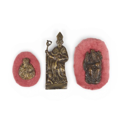 Picture KONVOLUT VON DREI BRONZERELIEFS: HEILIGER BISCHOF, JOHANNES UND GOTTVATER