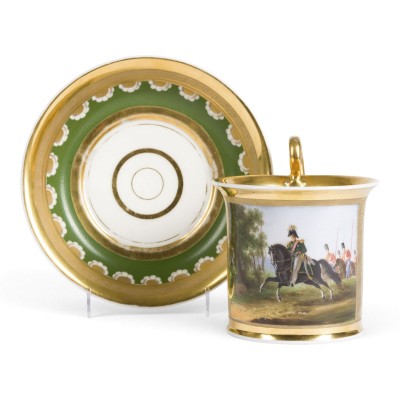 Auktion 161<br>GROSSE MILITÄR-TASSE MIT UNTERTASSE