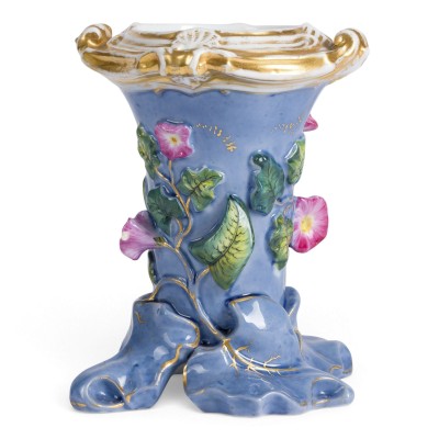 Auktion 161<br>KLEINE VASE MIT FLORALEM DEKOR