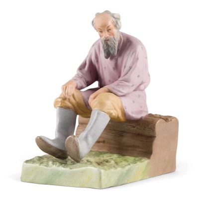 Auktion 161<br>FIGUR 'ALTER MANN AUF EINER HOLZBANK'