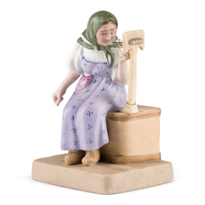 Auction 161<br>FIGUR 'ALTE FRAU MIT SPINNROCKEN'