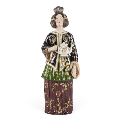 Auktion 161<br>FIGÜRLICHE KARAFFE IN FORM EINER FRAU MIT KANNE