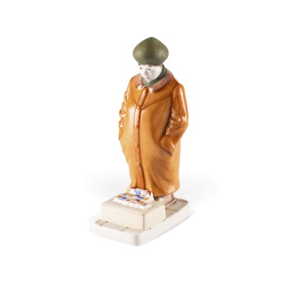 Auction 161<br>FIGUR 'ZIGARETTENVERKÄUFERIN'