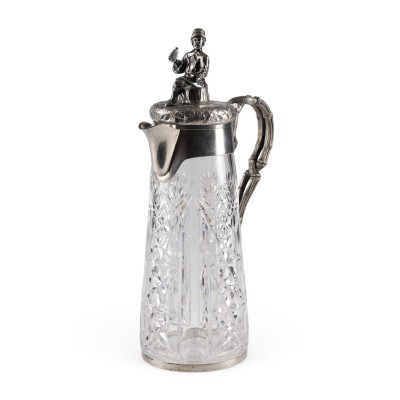 Auktion 161<br>GROSSE KARAFFE MIT TRINKENDEM BAUERN
