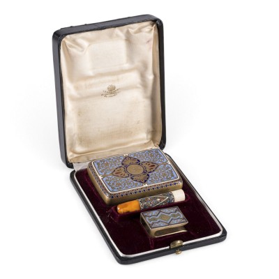 Auction 161<br>SEHR FEINES CHAMPLEVÉ-EMAIL-RAUCHERSET IM ORIGINAL-ETUI