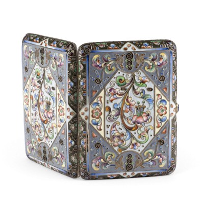 Auction 161<br>SEHR FEINES CLOISONNÉ-EMAIL-ZIGARETTENETUI MIT TRÄNENDEM HERZ