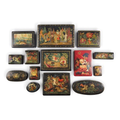 Picture SAMMLUNG VON 14 LACKDOSEN: MÄRCHENSZENEN, 'LANDSCHAFT MIT JÄGER' SOWIE FLORALES MOTIV