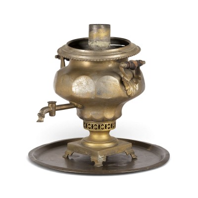 Auction 161<br>SAMOWAR AUF TABLETT