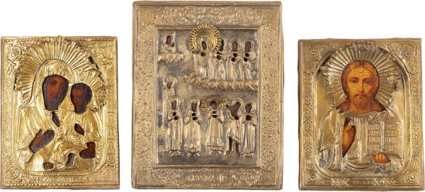 Auction 161<br>DREI KLEINE IKONEN MIT OKLAD: CHRISTUS PANTOKRATOR, GOTTESMUTTER VON TICHWIN UND GOTTESMUTTER POKROW