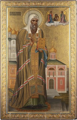 Auction 161<br>MONUMENTALE SIGNIERTE UND DATIERTE IKONE MIT DEM HEILIGEN MÄRTYRER HERMOGEN, PATRIARCH VON MOSKAU AUS EINER KIRCHEN-IKONOSTASE